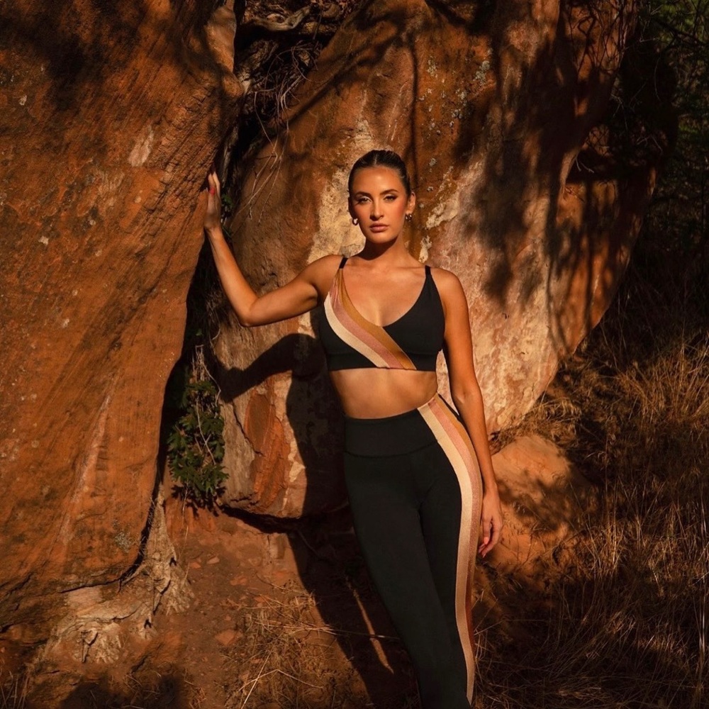 IVL Collective Shimmer Color Block Brand New